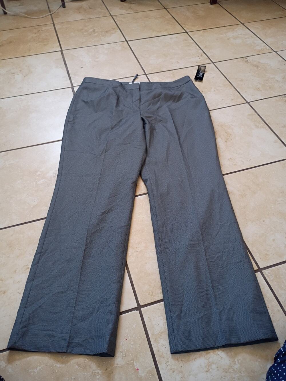 Le Suit Pant Slacks Gray Size 16 Office